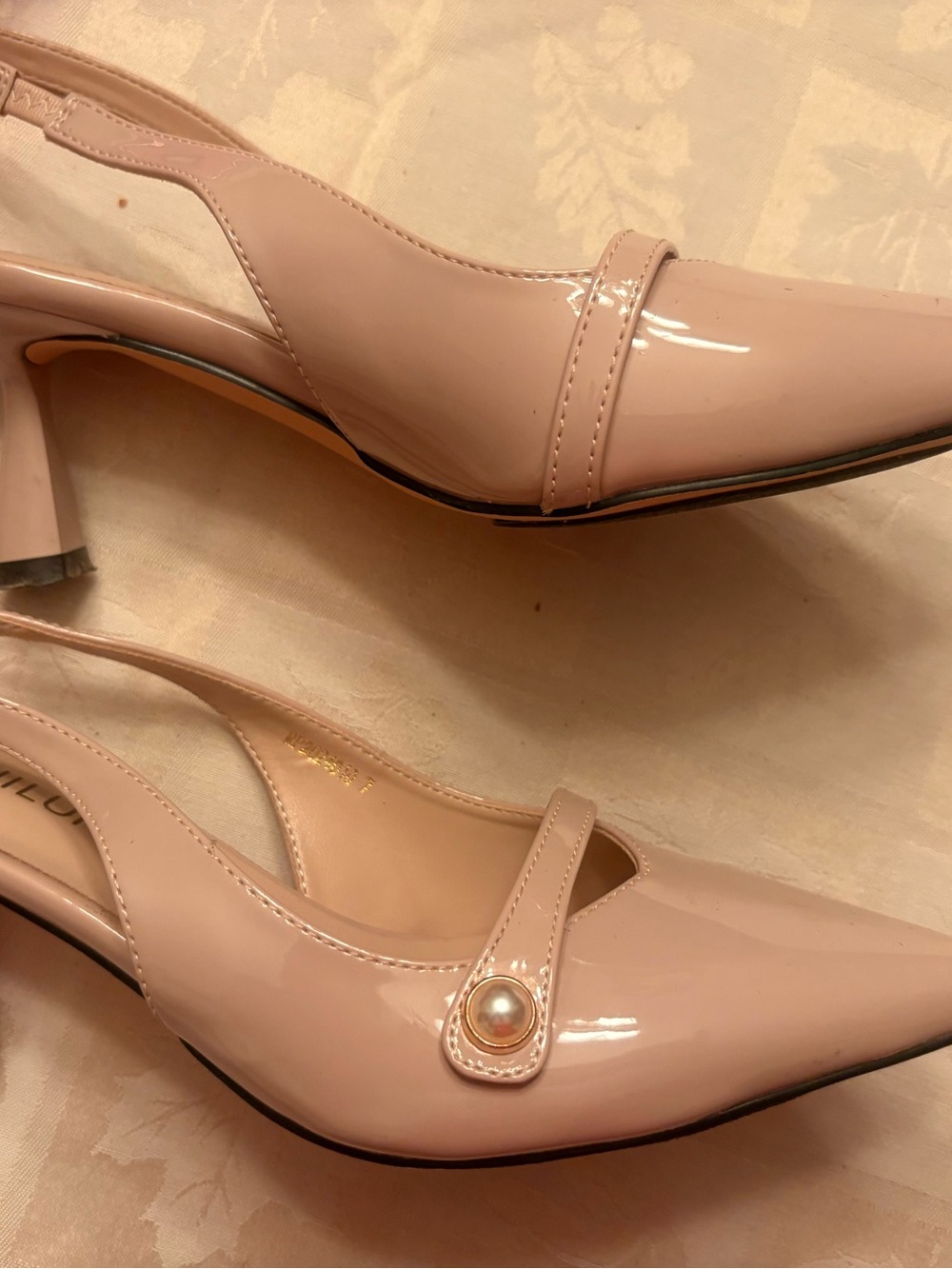 Kitten heel, like new. - Picture 2 of 7